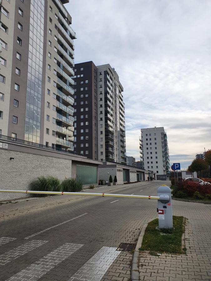 Apartament Wsrod 1000Cy Swiatel - Z Parkingiem W Hali Garazowej- Duzy Balkon Z Lezakami - Piekny Widok Noca Na Panorame Tysiaclecia Катовице Экстерьер фото