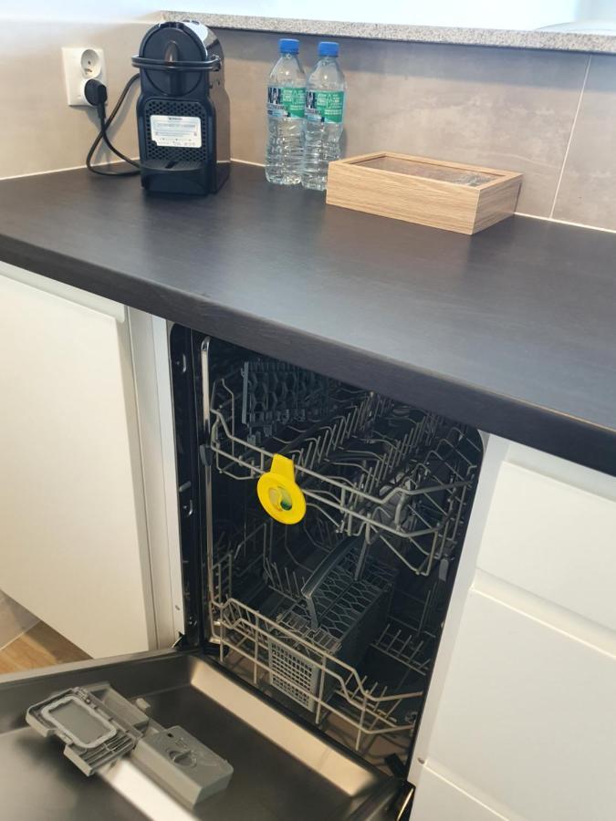 Apartament Wsrod 1000Cy Swiatel - Z Parkingiem W Hali Garazowej- Duzy Balkon Z Lezakami - Piekny Widok Noca Na Panorame Tysiaclecia Катовице Экстерьер фото