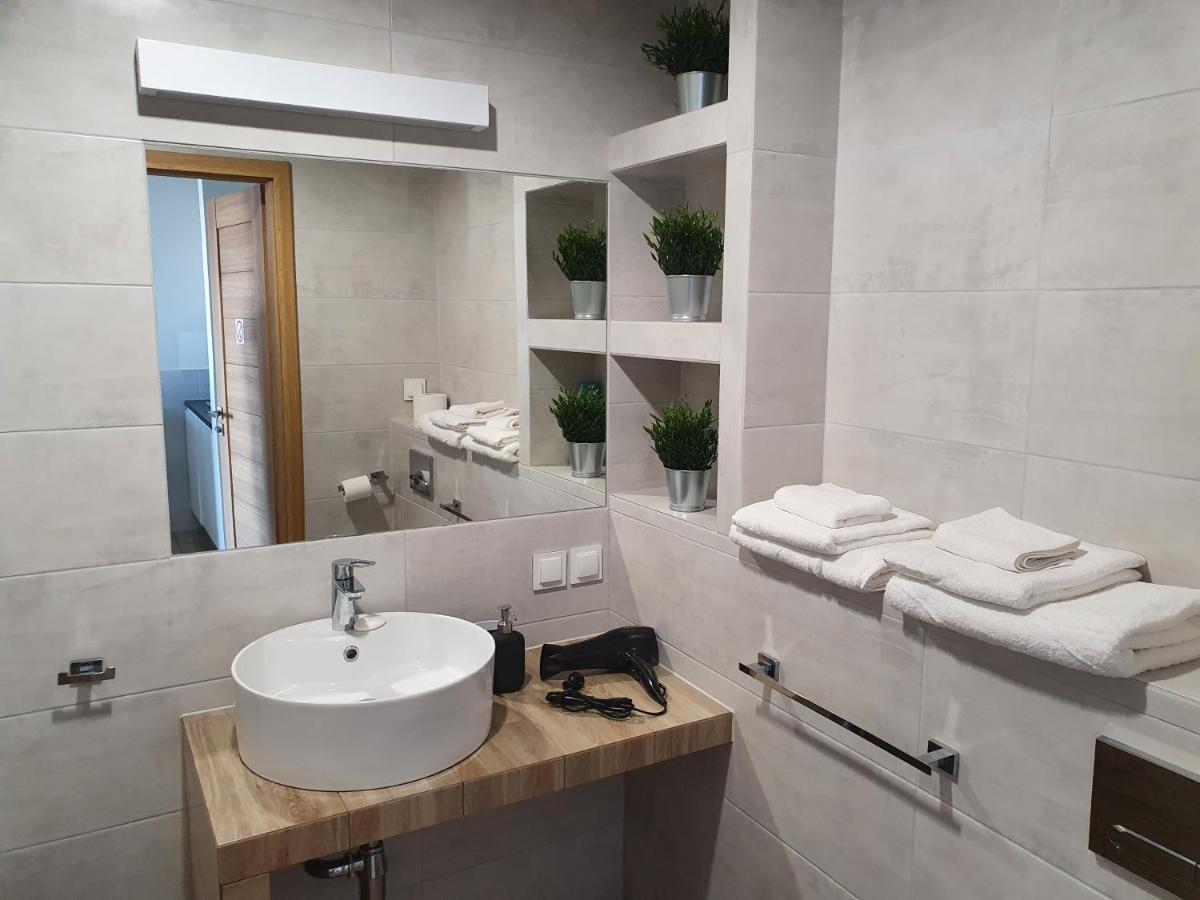 Apartament Wsrod 1000Cy Swiatel - Z Parkingiem W Hali Garazowej- Duzy Balkon Z Lezakami - Piekny Widok Noca Na Panorame Tysiaclecia Катовице Экстерьер фото